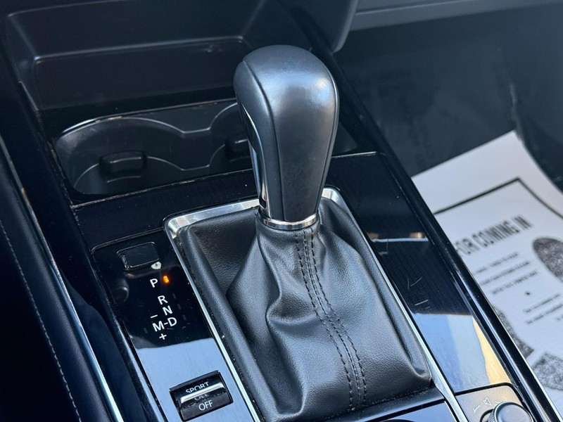 Mazda CX-30 Vehicle Full-screen Gallery Image 21