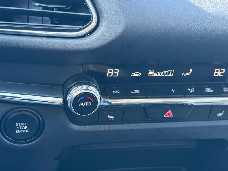 Mazda CX-30 Vehicle Full-screen Gallery Image 22