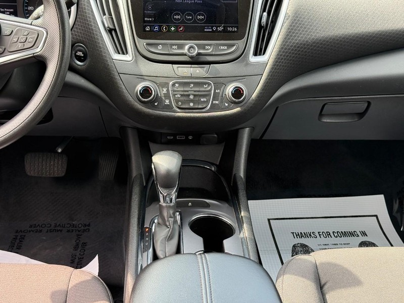 Chevrolet Malibu Vehicle Full-screen Gallery Image 13