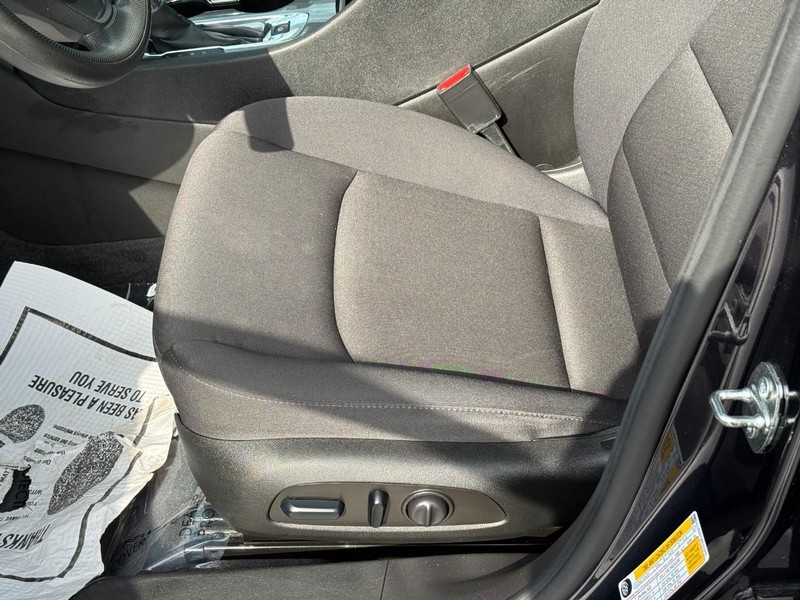 Chevrolet Malibu Vehicle Full-screen Gallery Image 15