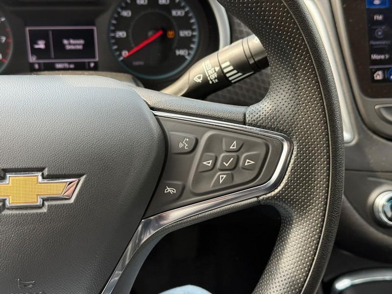 Chevrolet Malibu Vehicle Full-screen Gallery Image 18