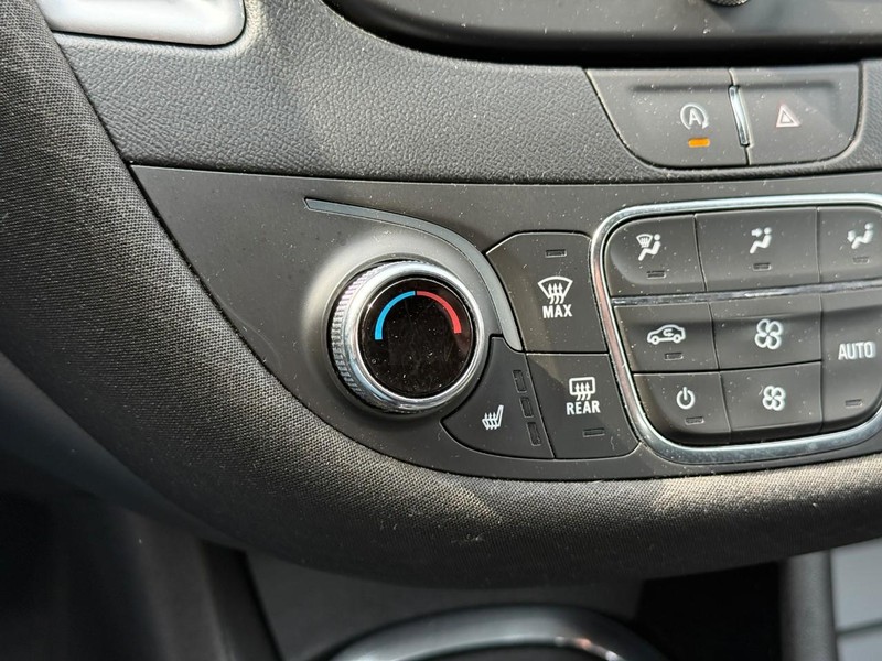 Chevrolet Malibu Vehicle Full-screen Gallery Image 20