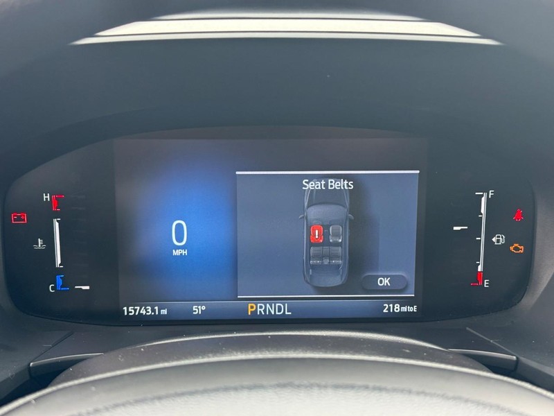 Ford Escape Vehicle Full-screen Gallery Image 24