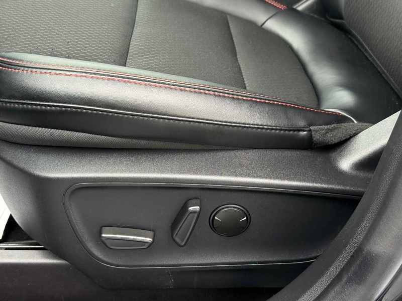 Ford Escape Vehicle Full-screen Gallery Image 20