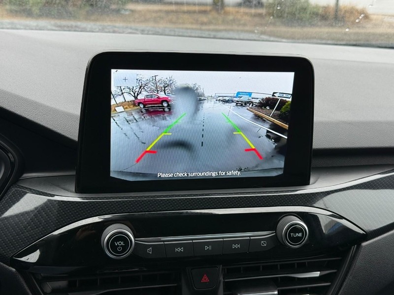 Ford Escape Vehicle Full-screen Gallery Image 26