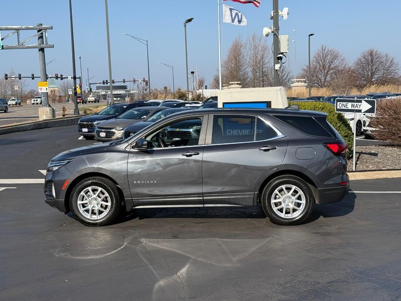 Chevrolet Equinox Vehicle Full-screen Gallery Image 2