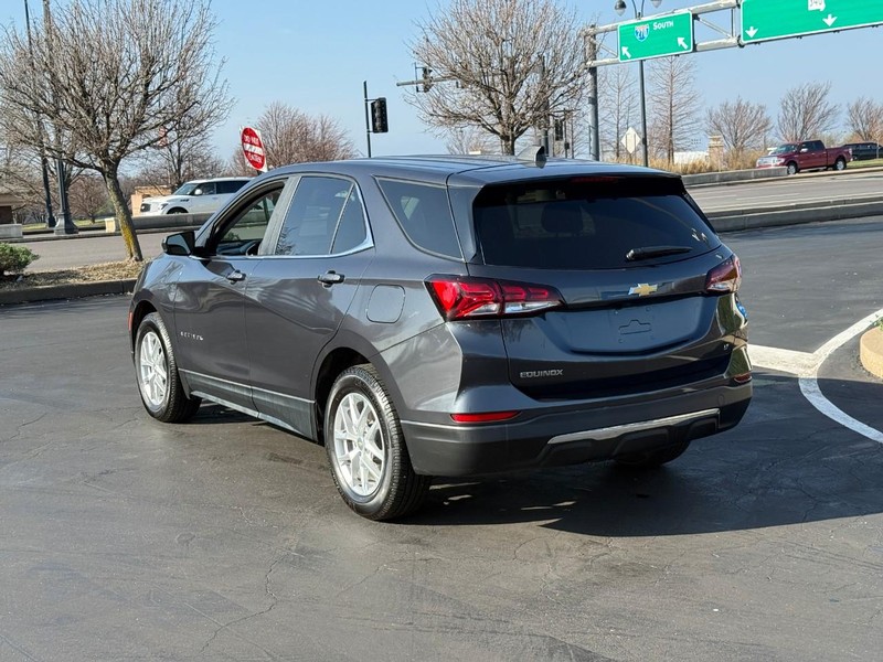 Chevrolet Equinox Vehicle Full-screen Gallery Image 3