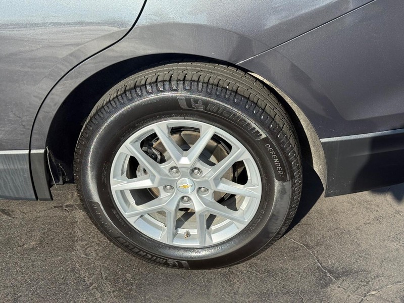 Chevrolet Equinox Vehicle Full-screen Gallery Image 4