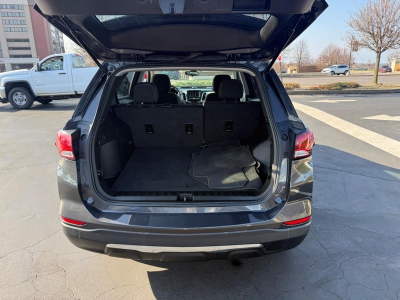Chevrolet Equinox Vehicle Full-screen Gallery Image 5