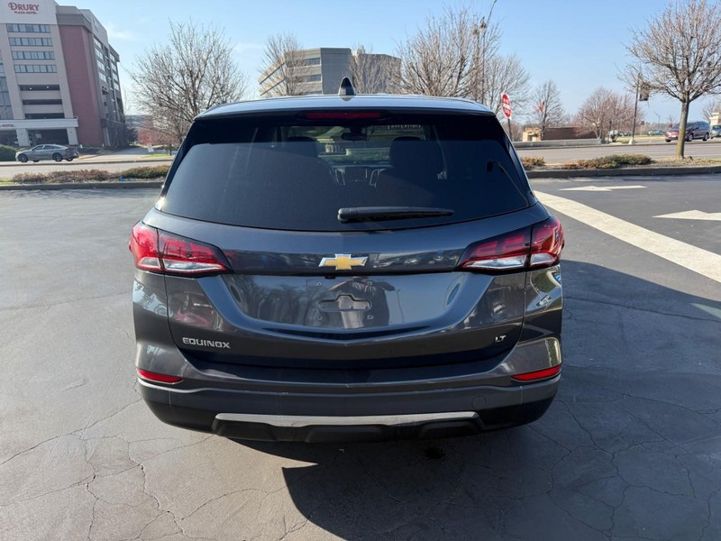 Chevrolet Equinox Vehicle Full-screen Gallery Image 6