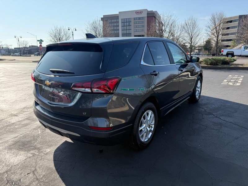Chevrolet Equinox Vehicle Full-screen Gallery Image 7