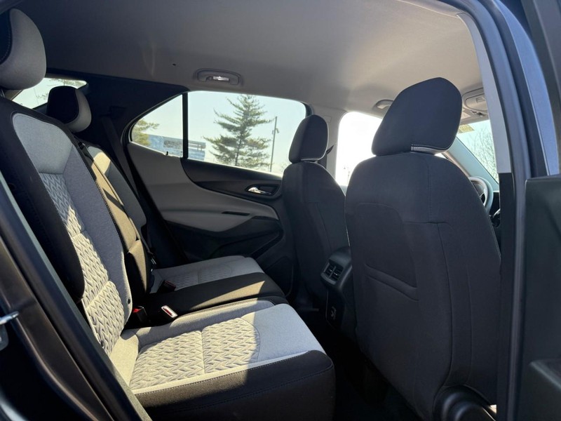 Chevrolet Equinox Vehicle Full-screen Gallery Image 10