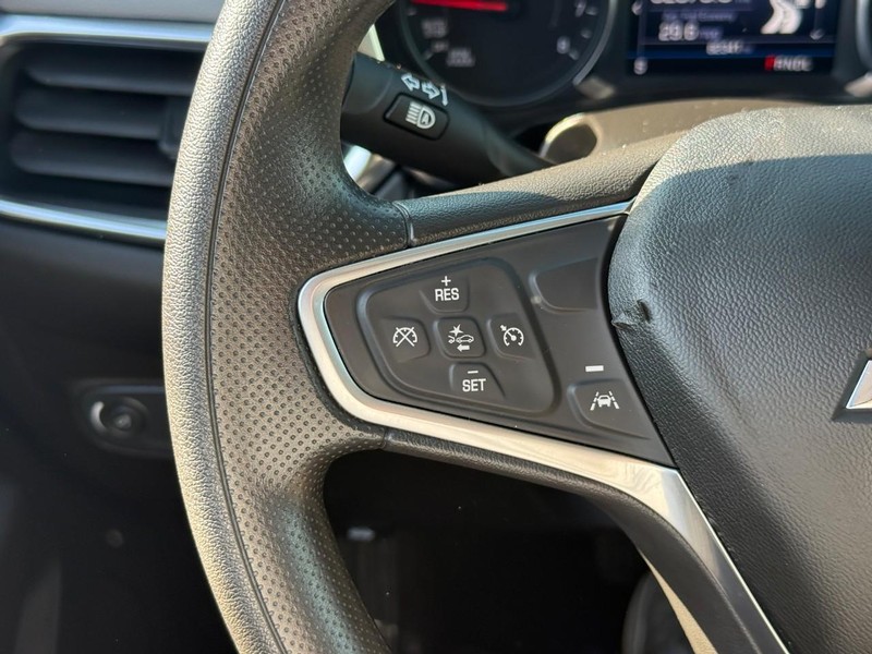 Chevrolet Equinox Vehicle Full-screen Gallery Image 19