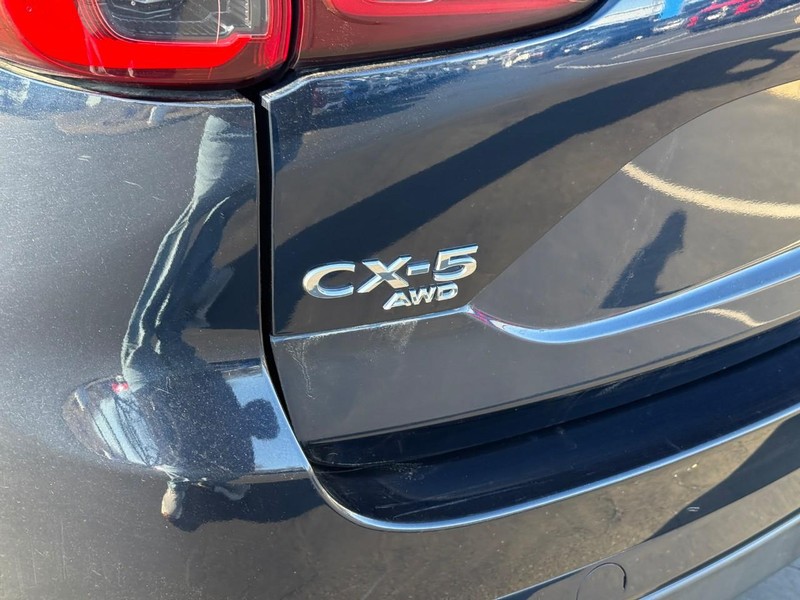 Mazda CX-5 Vehicle Full-screen Gallery Image 5