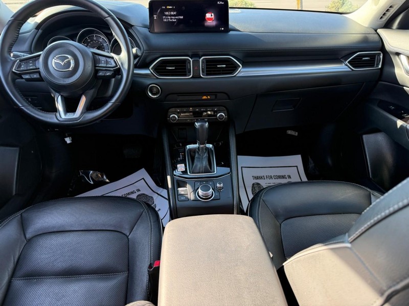 Mazda CX-5 Vehicle Full-screen Gallery Image 12