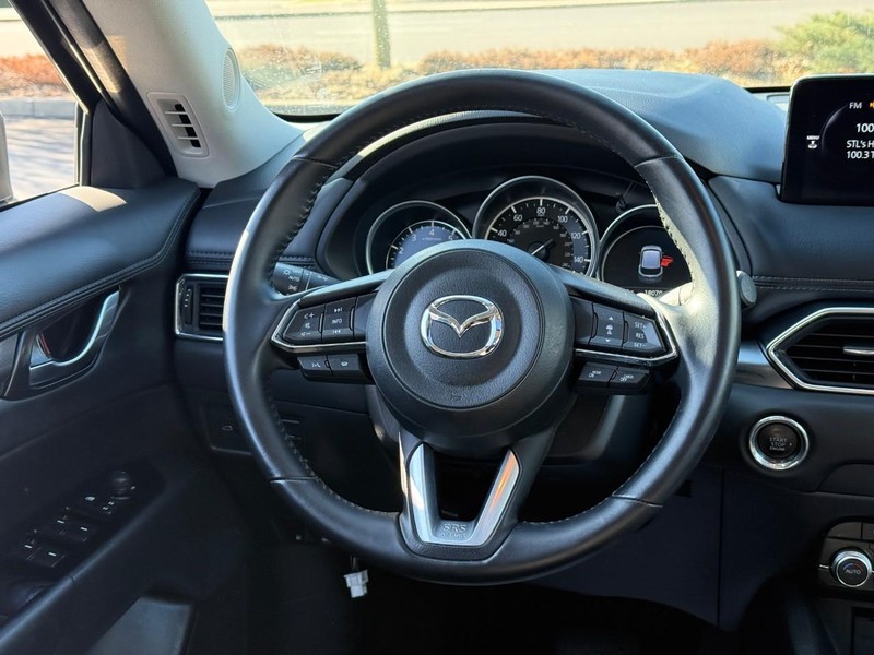 Mazda CX-5 Vehicle Full-screen Gallery Image 13