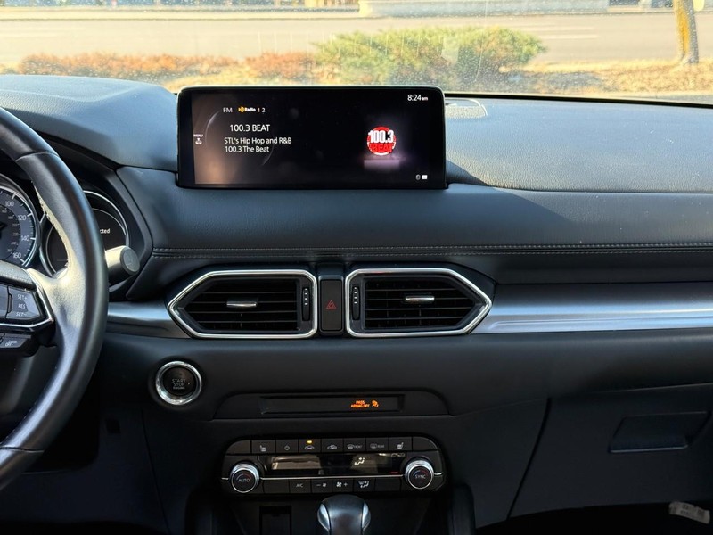 Mazda CX-5 Vehicle Full-screen Gallery Image 14