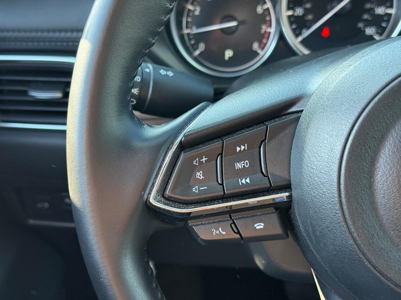 Mazda CX-5 Vehicle Full-screen Gallery Image 21