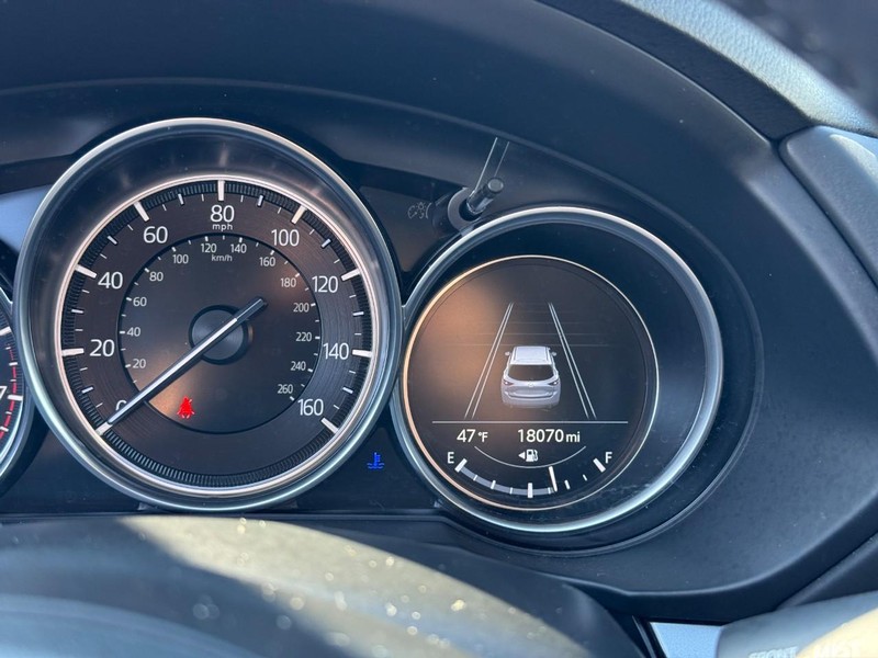 Mazda CX-5 Vehicle Full-screen Gallery Image 23