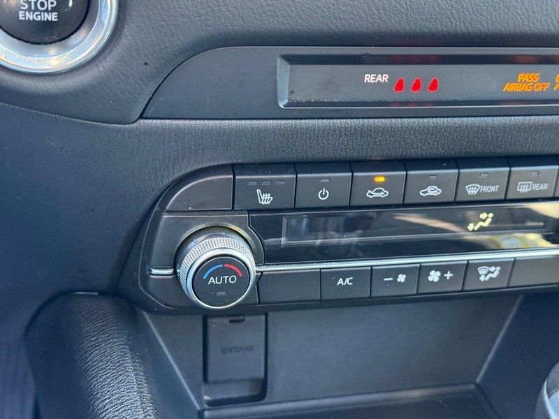 Mazda CX-5 Vehicle Full-screen Gallery Image 25