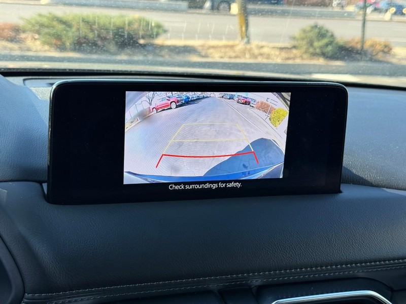 Mazda CX-5 Vehicle Full-screen Gallery Image 26