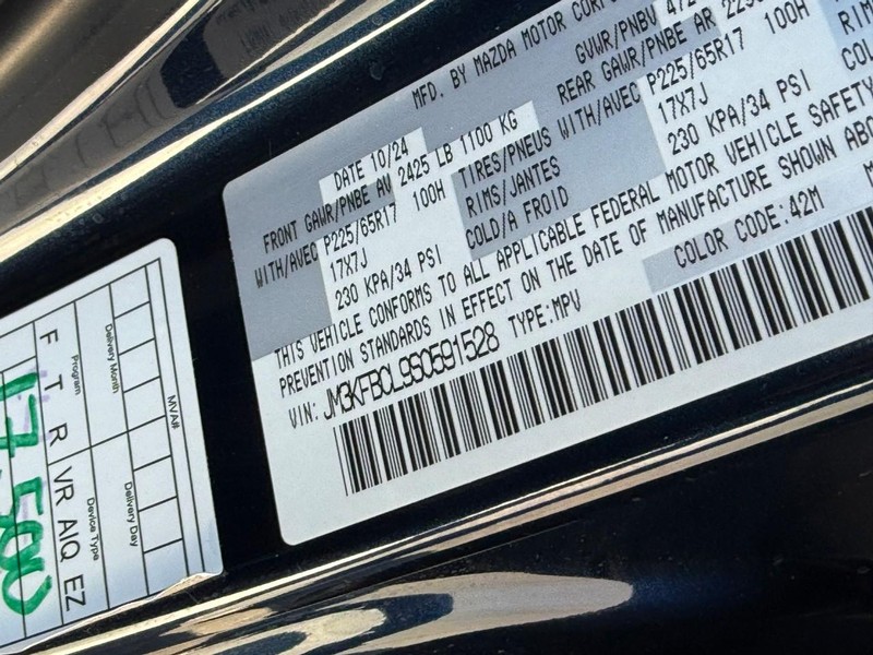 Mazda CX-5 Vehicle Full-screen Gallery Image 27