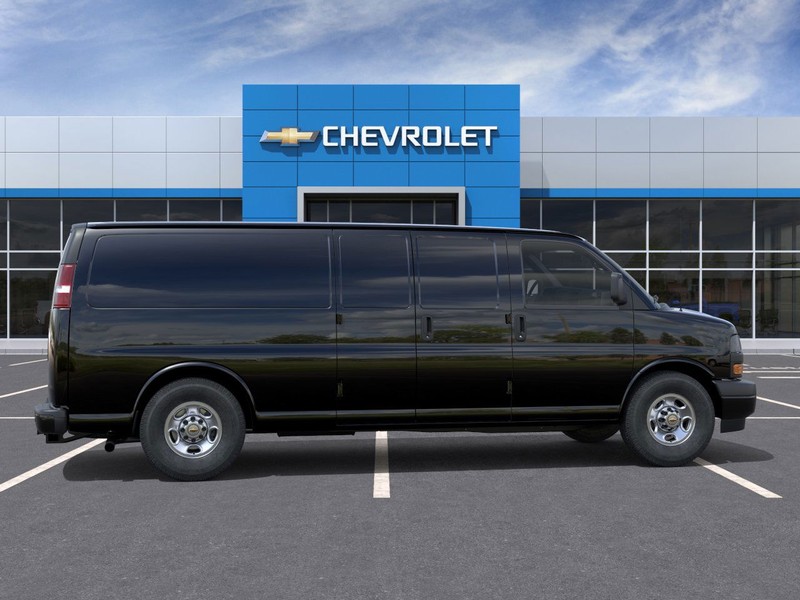 Chevrolet Express Cargo Van Vehicle Full-screen Gallery Image 5