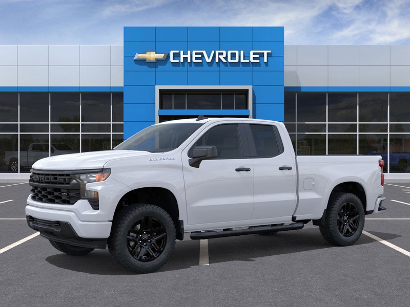 Chevrolet Silverado 1500 Vehicle Full-screen Gallery Image 2