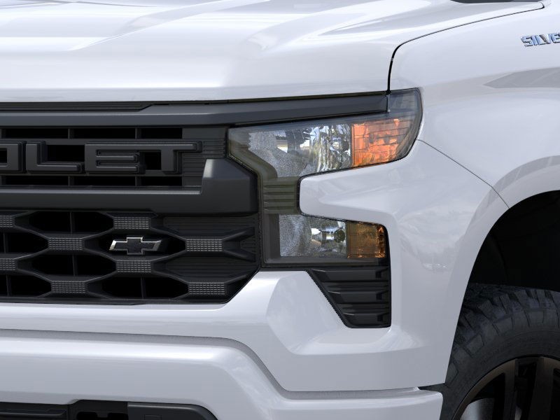 Chevrolet Silverado 1500 Vehicle Full-screen Gallery Image 10