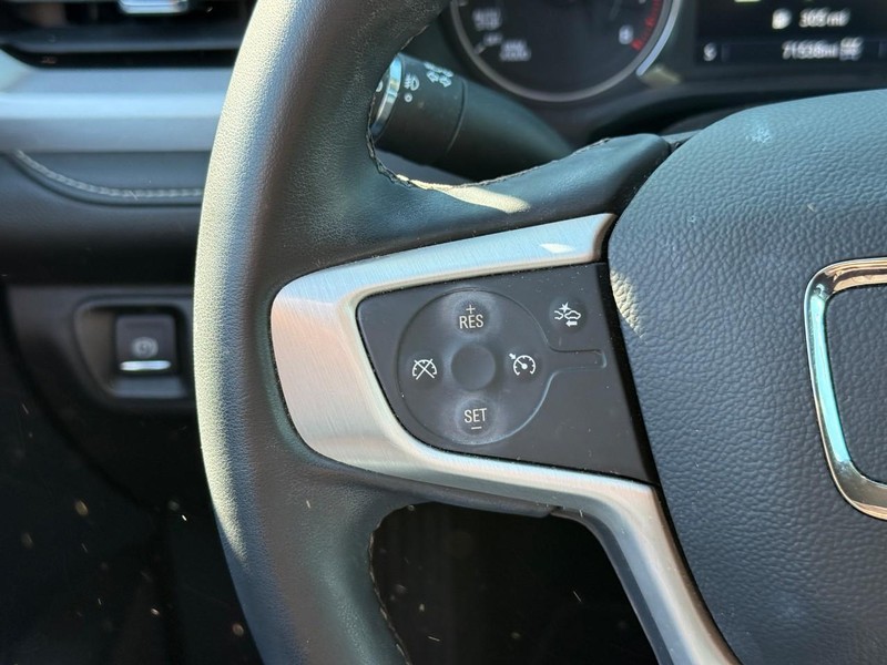 GMC Acadia Vehicle Full-screen Gallery Image 21