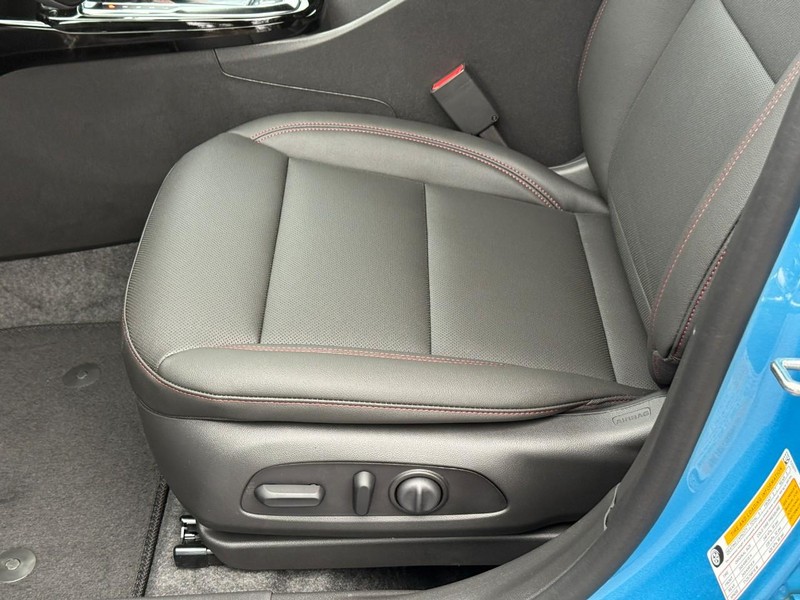 Chevrolet Trax Vehicle Full-screen Gallery Image 12