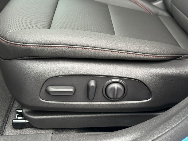 Chevrolet Trax Vehicle Full-screen Gallery Image 13