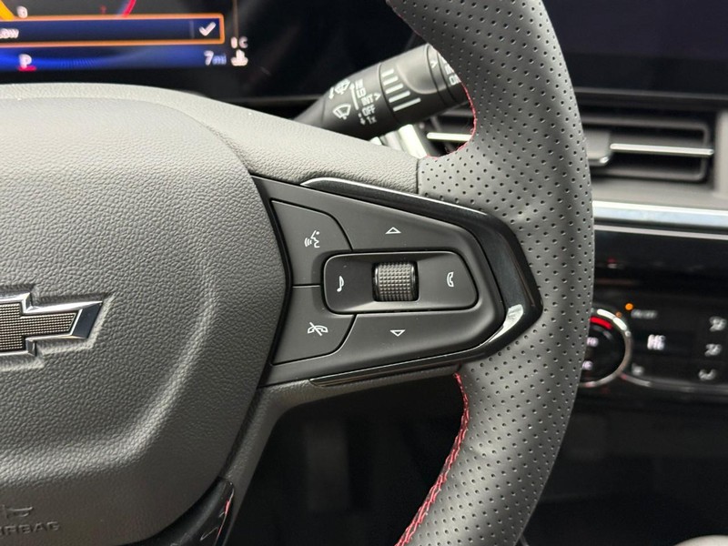 Chevrolet Trax Vehicle Full-screen Gallery Image 15