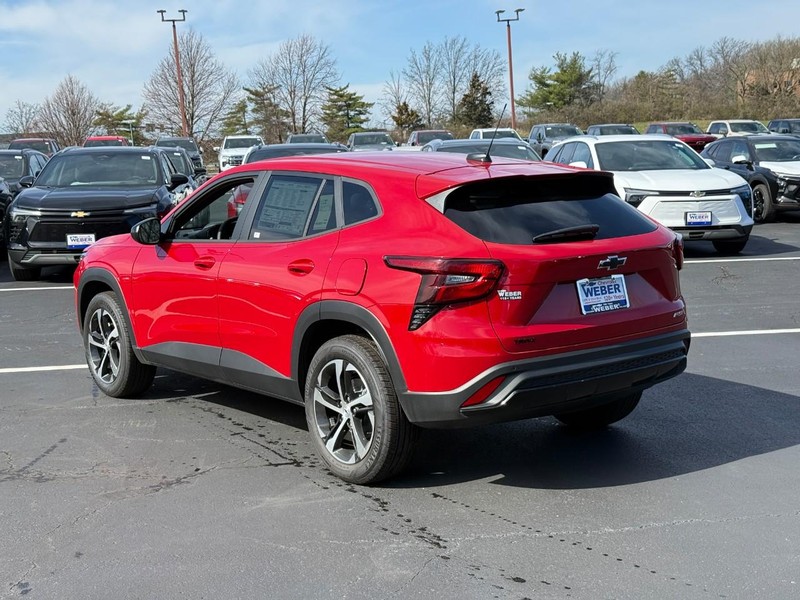 Chevrolet Trax Vehicle Full-screen Gallery Image 3