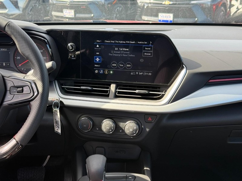 Chevrolet Trax Vehicle Full-screen Gallery Image 8