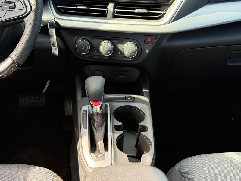 Chevrolet Trax Vehicle Full-screen Gallery Image 9