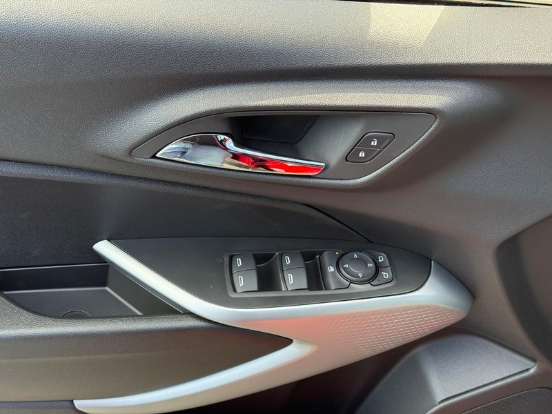 Chevrolet Trax Vehicle Full-screen Gallery Image 10