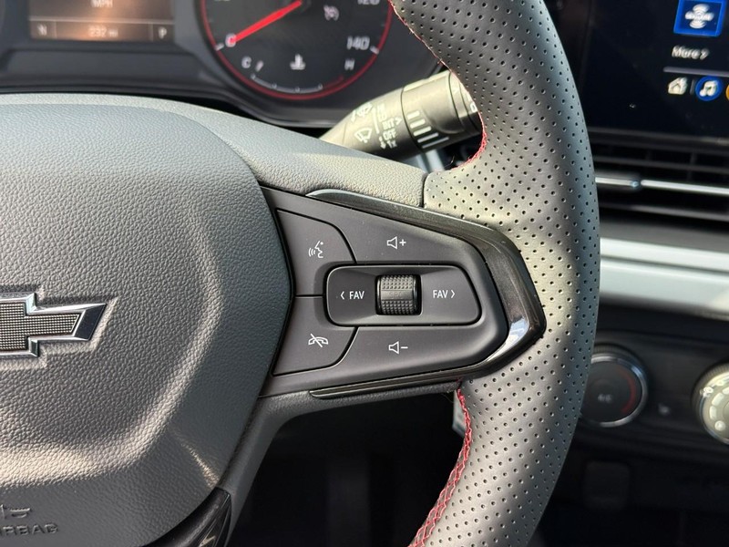 Chevrolet Trax Vehicle Full-screen Gallery Image 13