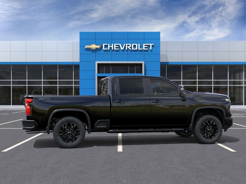 Chevrolet Silverado 2500HD Vehicle Full-screen Gallery Image 5