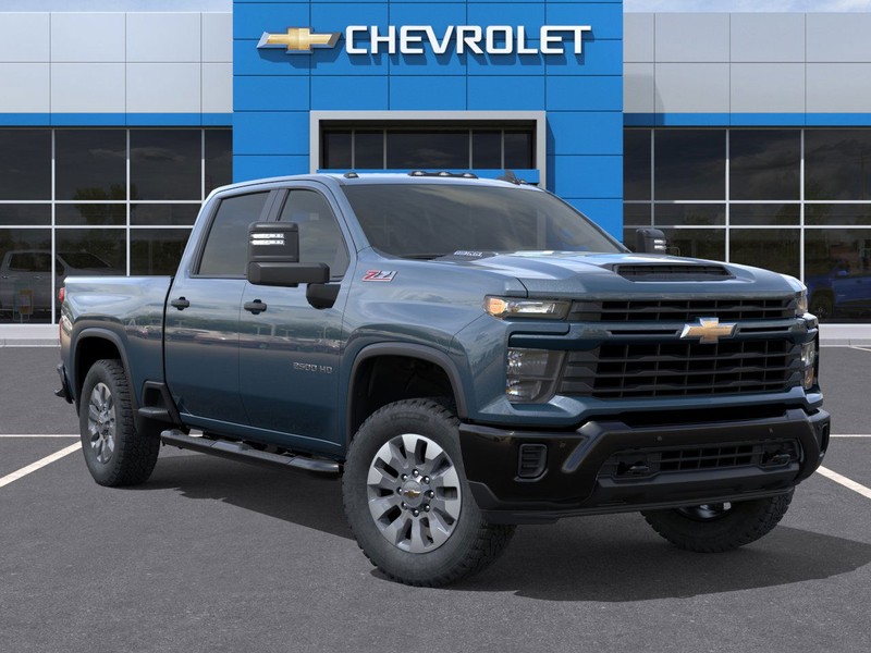 Chevrolet Silverado 2500HD Vehicle Full-screen Gallery Image 7