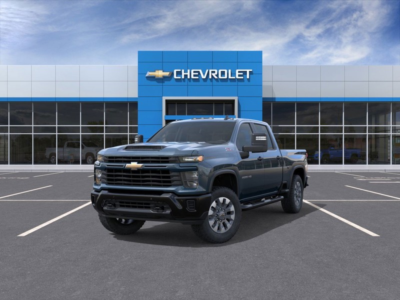 Chevrolet Silverado 2500HD Vehicle Full-screen Gallery Image 8
