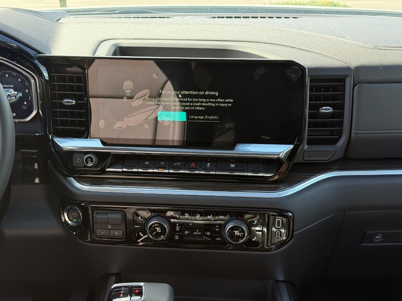 Chevrolet Silverado 1500 Vehicle Full-screen Gallery Image 9