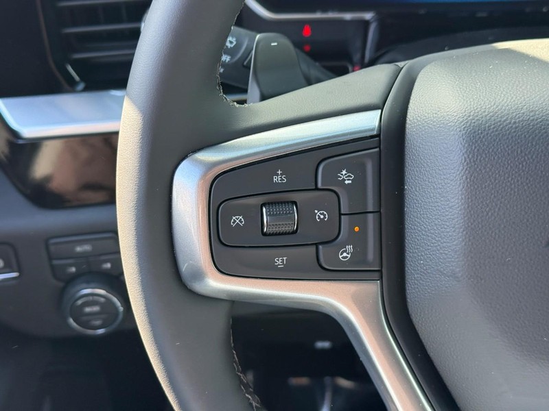 Chevrolet Silverado 1500 Vehicle Full-screen Gallery Image 14