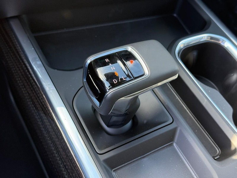 Chevrolet Silverado 1500 Vehicle Full-screen Gallery Image 16