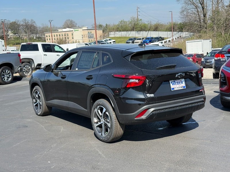 Chevrolet Trax Vehicle Full-screen Gallery Image 3