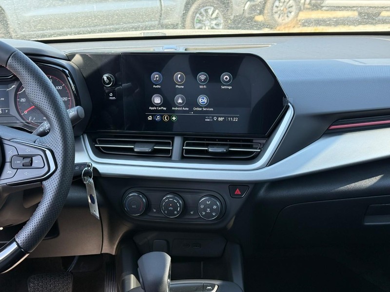 Chevrolet Trax Vehicle Full-screen Gallery Image 8