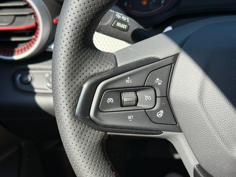 Chevrolet Trax Vehicle Full-screen Gallery Image 12