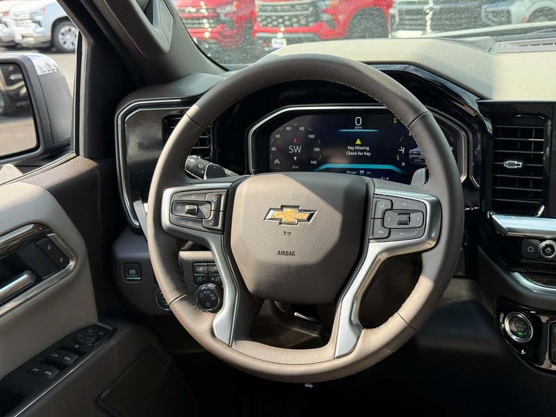 Chevrolet Silverado 1500 Vehicle Full-screen Gallery Image 7