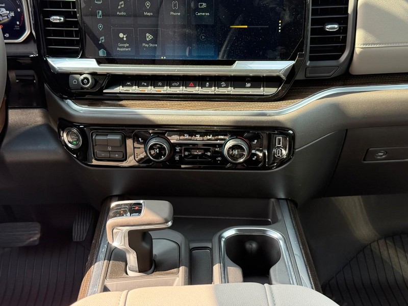 Chevrolet Silverado 1500 Vehicle Full-screen Gallery Image 9