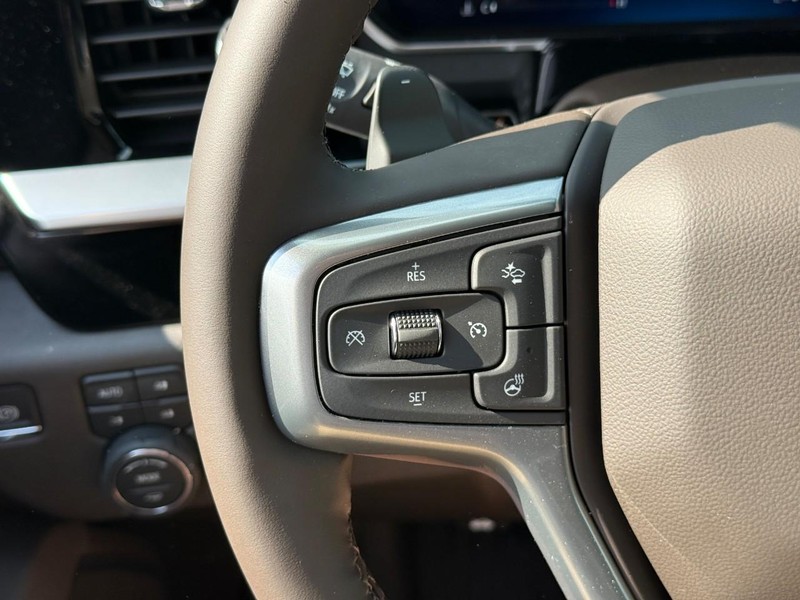 Chevrolet Silverado 1500 Vehicle Full-screen Gallery Image 13